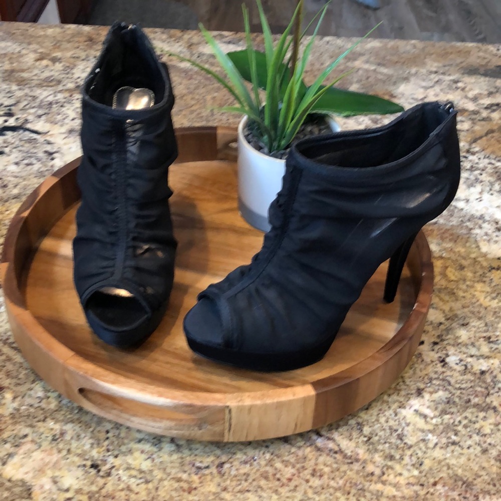 Booties, never worn - Picture 2 of 3